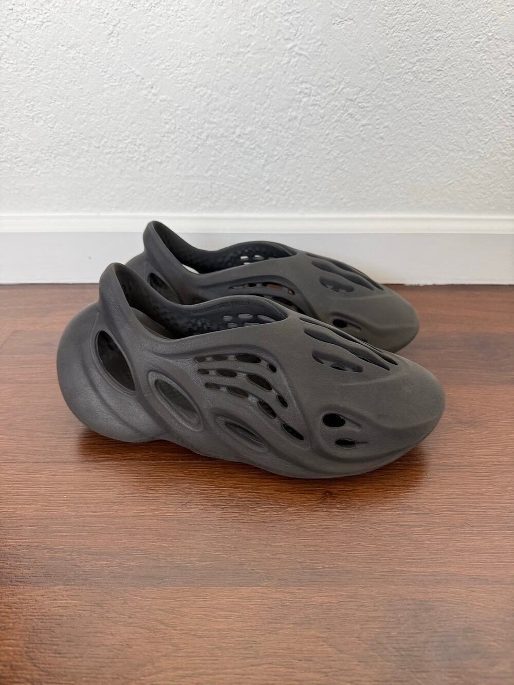 Yeezy Adidas Roam Runner Men's Sz 10 Black Onyx